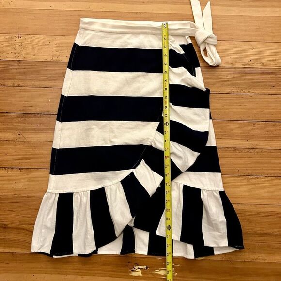 J. Crew rugby knit wrap skirt Navy/ Ivory. Size XS. - Picture 9 of 13